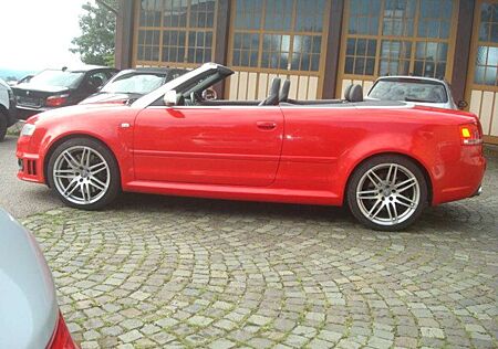 Audi RS4 4.2 FSI quattro Motor gut, Innenaussta. Verbraucht