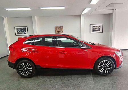Volvo V40 Cross Country D3 Plus PDC TÜV 09/2027