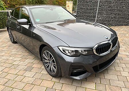 BMW 320 i MPaket LivePR Leder Hifi Park GSHD LED 1Hd