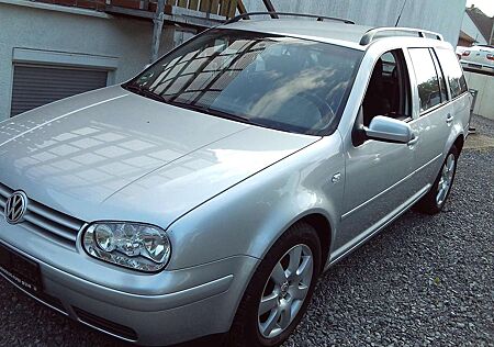 VW Golf Variant Volkswagen Pacific