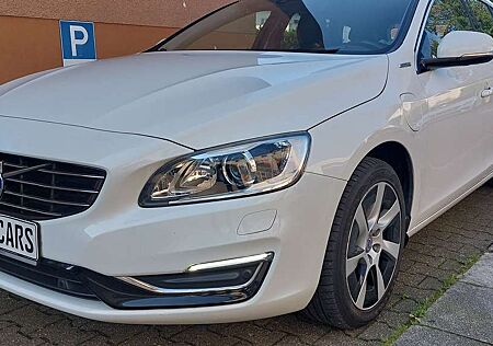 Volvo V60 D6 Twin Engine Geartronic Summum