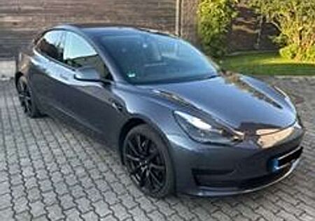 Tesla Model 3 Standard Reichweite Plus Hinterradantrieb