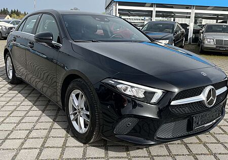 Mercedes-Benz A 180 Lim. Style 1-Hd.|LED|Distr.|RFK|DAB|MBUX