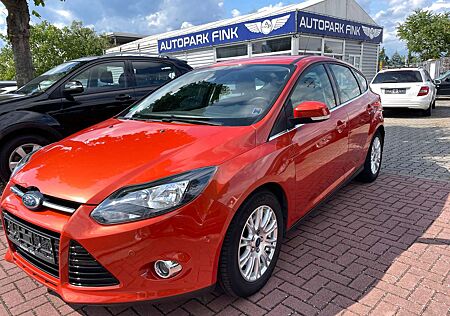 Ford Focus Titanium aus 1.Hand durchgehend Scheckheft