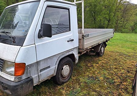 Mercedes-Benz MB 100 D