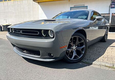 Dodge Challenger SXT PLUS 20 Zoll