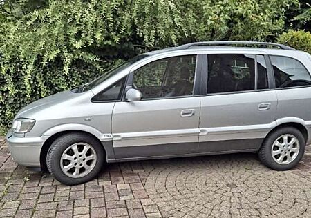 Opel Zafira 2.2