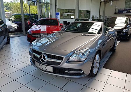 Mercedes-Benz SLK 200 ROADSTER AIRCARF LEDTAG NAVI SHZ LEDER