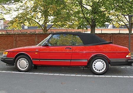 Saab 900