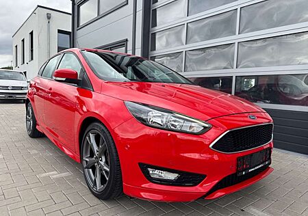 Ford Focus ST-Line Navi/PDC/SZH/Bluetooth