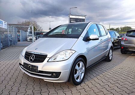 Mercedes-Benz A 150 Automatik+AHK+Klima+SHZ+PDC+Tempom.+Tel+BT