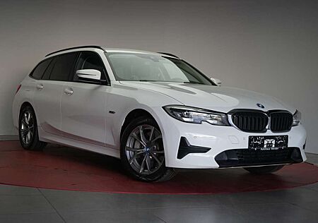BMW 330 e Touring Sport Line Navi/Temp/Virtual/LED