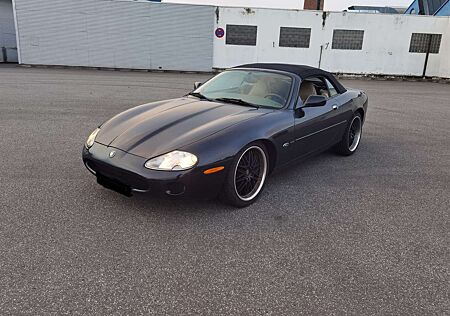 Jaguar XK8 Cabriolet