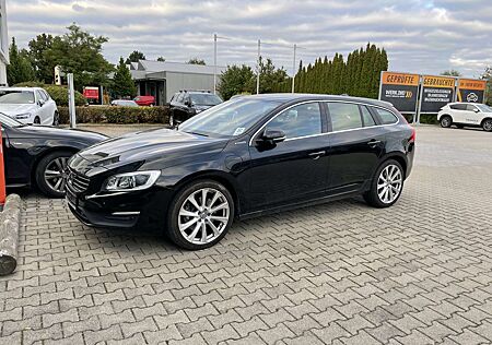 Volvo V60 Hybrid D6 Twin Engine Geartronic Momentum