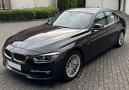 BMW 320i 320 Aut. Luxury Line