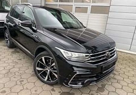 VW Tiguan Volkswagen R-Line 4Motion