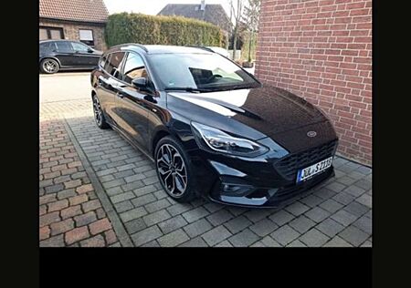 Ford Focus 1.5 EcoBoost Start-Stopp-System ST-LINE