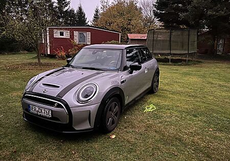 Mini Cooper SE Resolute Edition