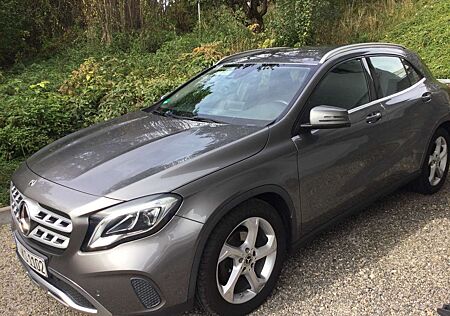 Mercedes-Benz GLA 200 7G-DCT Urban