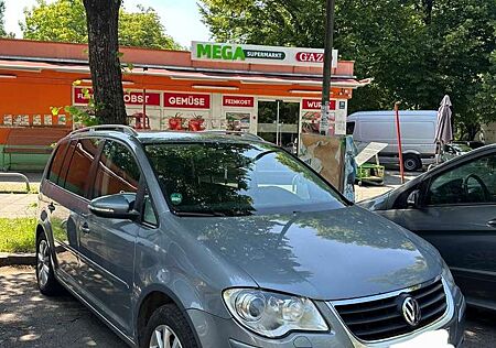 VW Touran Volkswagen Freestyle