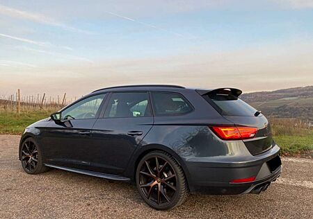 Seat Leon ST 2.0 TSI 4Drive OPF DSG Cupra R