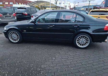 BMW 320i 320 Baureihe 3 Lim. Leder ALU M Sport