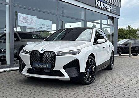 BMW iX xDrive50 Sportpak.AHK°LASER°PANO°22-Sitzbelü