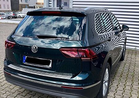 VW Tiguan Volkswagen Highline BMT/Start-Stopp 4Motion