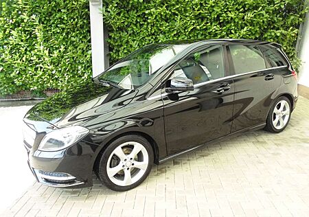 Mercedes-Benz B 180 AHK Navi Parktr.Sitzh Xenon