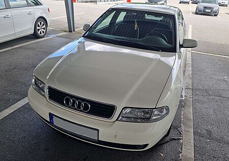 Audi A4 1.6