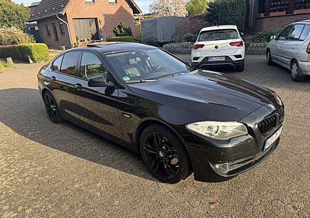 BMW 520 d*HEADUP*SCHIEBEDACH*TÜV*INSPEKTION