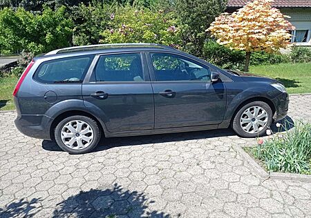 Ford Focus Turnier Turnier 1.6 16V Titanium