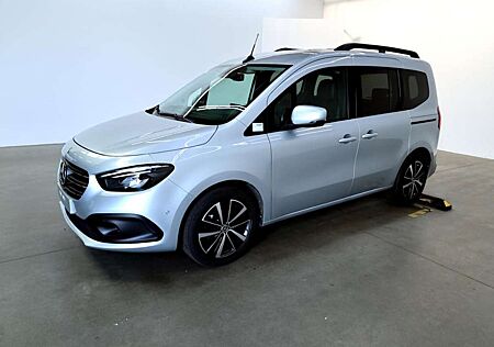 Mercedes-Benz T-Klasse T-Class T 180 d PROGRESSIVE AHK Nav LED PTS RFK SHZ Tisch