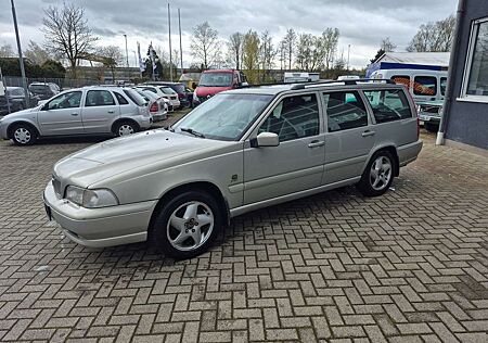 Volvo V70 2.5T AWD