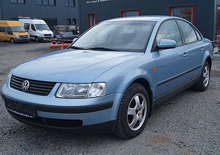 VW Passat gebraucht kaufen VW Passat Volkswagen 1.6 *TÜV/AU neu