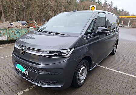 VW T7 Multivan Volkswagen Multivan Kurz Life mit fast Vollausstattung