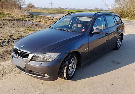 BMW 320d 320 DPF Touring *VOLLLEDER*XENON*HU/AU 10-25