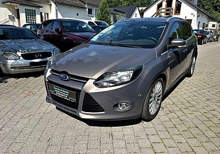 Ford Focus Turnier Titanium Navi Alu PDC Tempomat