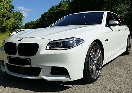 BMW M550d M550 Touring xDrive/LEDER/KEYLESS/HUD/AHK/VOLL