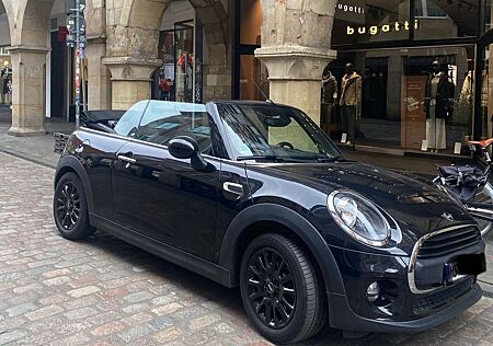 Mini One Cabrio Top gepflegtes Cabrio - sofort abfahrbereit.