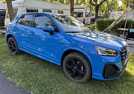 Audi Q2 35 TFSI S tronic line Neuwagenzustand Top!