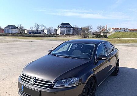 VW Passat Volkswagen 2.0 TDI DPF Comfortline