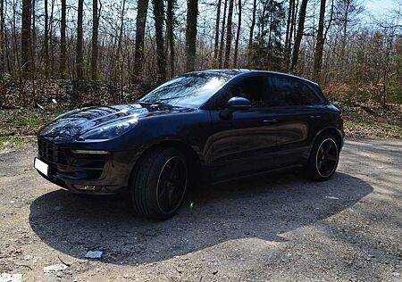 Porsche Macan S Black (GTS Packet)