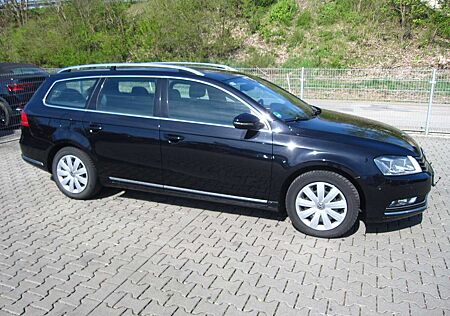 VW Passat Variant Volkswagen 2.0 TDI Highline Panorama,Leder Nappa,Navi, Xenon