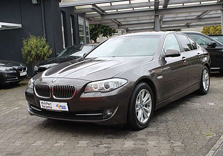 BMW 523 iA*F10*AUTOM.*LIMO*NAVI*XENON*SPUR*TOTWINKEL*