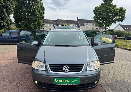 VW Touran Volkswagen Trendline 1,6 KLIMA.SCHIEBEDACH.7 SITZER.TEMPOMAT
