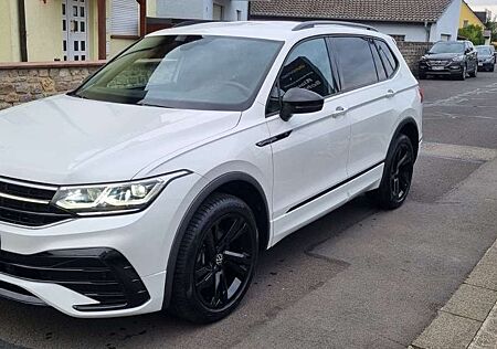 VW Tiguan Allspace Volkswagen 2.0 TSI R-Line 4Motion Black & S
