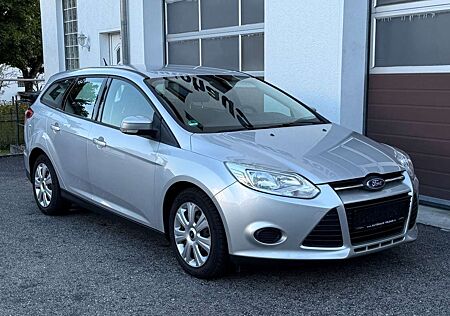 Ford Focus Turnier Trend Navi*Kamera*Zahnriemen Neu*