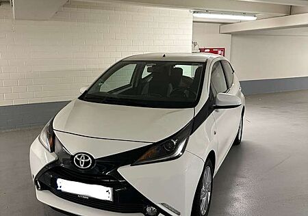 Toyota Aygo x-play touch