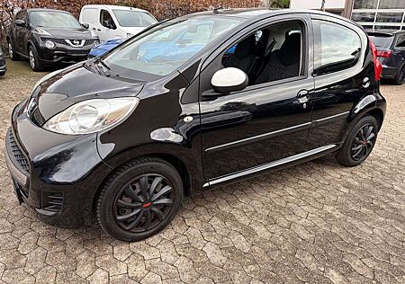 Peugeot 107 Urban Move 5 Türen und Klimaanlage